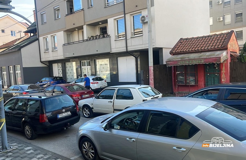 Lančani sudar u Bijeljini, učestvovala četiri vozila (FOTO)