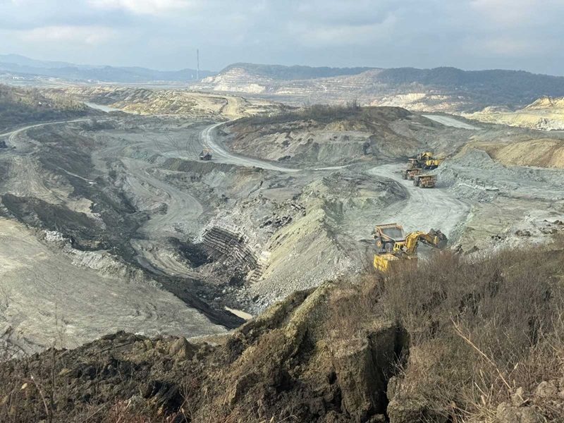 Luka Petrović i rukovodstvo RiTE “opalili” selfi na rudniku (FOTO)