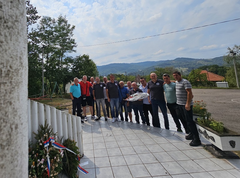 Bivši pripadnici 65. Zaštitnog motorizovanog puka GŠ VRS odali počast herojima Odbrambenog rata: Okupljanje podno Majevice