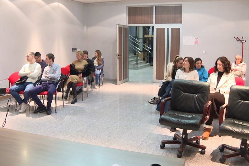 U Bijeljini nastavljeni besplatni kursevi ruskog jezika za odrasle: Znanje koje može donijeti velike rezultate (FOTO)