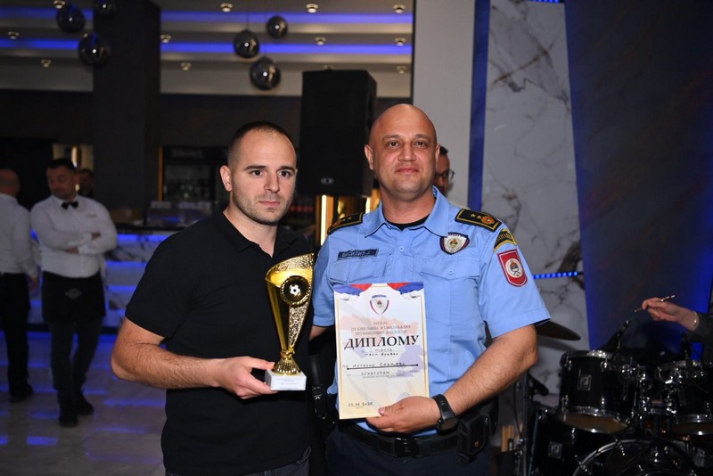Bijeljina: Na sportskim igrama više od 80 pripadnika MUP-a, ministar pokazao umijeće u streljaštvu (FOTO)