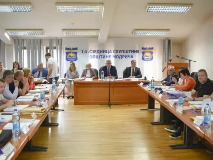 Politički preokret u Modriči: PDP i PSS napustili skupštinsku većinu, Radulović prekinuo sjednicu