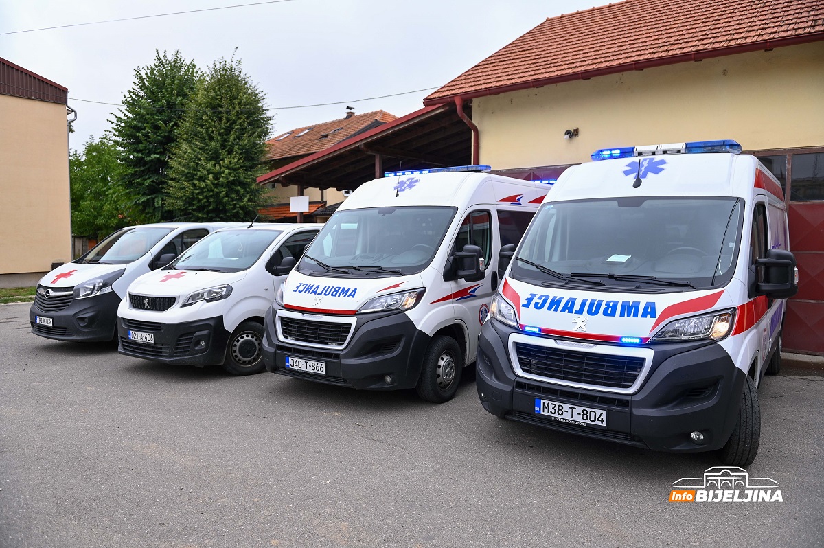 Herojski posao vozača saniteta bijeljinske bolnice: Svaki minut bitan, u Beograd se stizalo i za sat (FOTO)