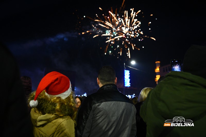 I Sarajevo u novogodišnjoj noći bez vatrometa