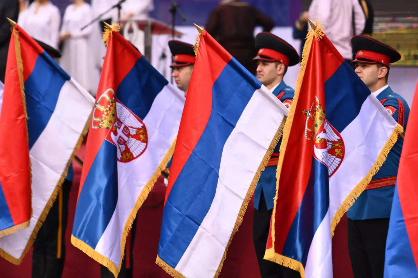 Vučić: Istorijski trenutak zahtijeva od srpskog naroda da se ujedini pod trobojkom