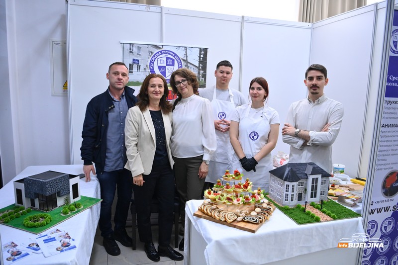 U Bijeljini počeo Sajam turizma i gastrokulture: Pred posjetiocima oko 70 štandova, ulaz besplatan (FOTO)