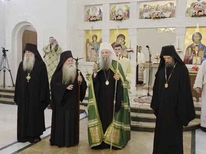Patrijarh Porfirije osveštava hram u Palama