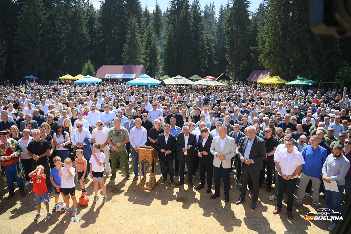 Sabor boraca u Han Pijesku: Minić pozvao na slogu i jedinstvo Srba (FOTO)