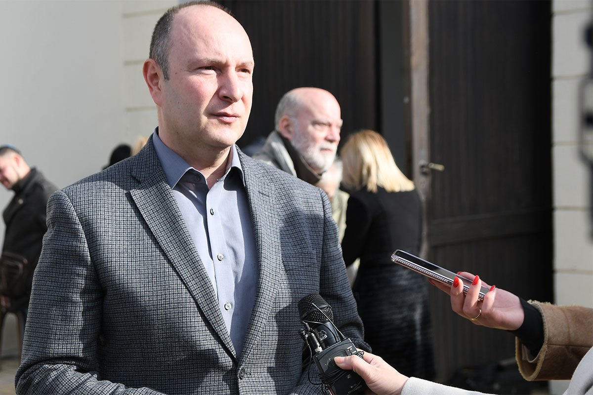 Sad je i zvanično: Gradonačelnik Novog Sada Milan Đurić podnio ostavku