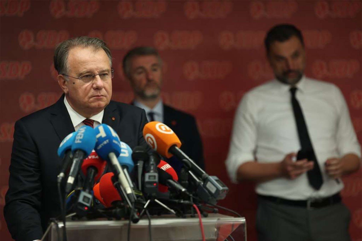 Trojka poručila Čoviću: