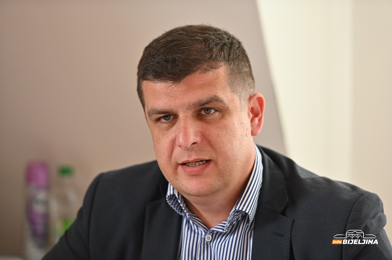 Vučković poručio Bakajliću: Koliko sutra blokirajte Semberiju!