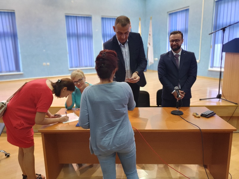 “Podrška pronatalitetnoj politici”  Za 165 ugljevičkih višečlanih porodica uručene Ponosne kartice