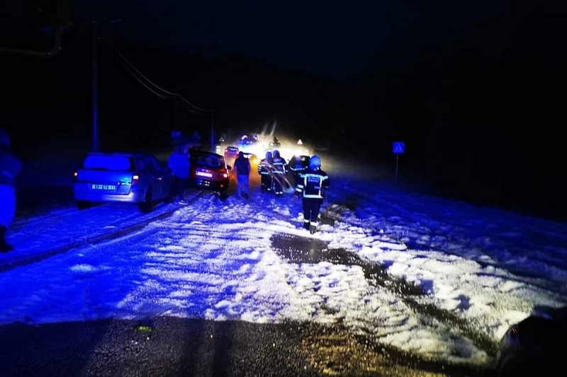 Nevrijeme u Hrvatskoj VJETAR ČUPAO STABLA, PONEGDJE PALO 70 cm GRADA (FOTO)