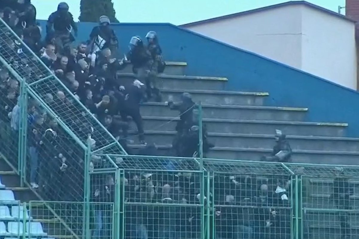 Sukob policije i navijača Željezničara na
