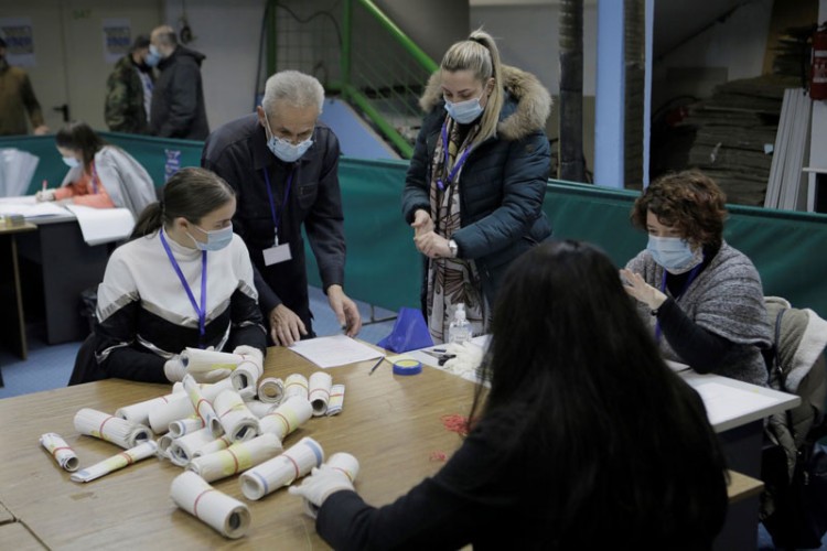 Izetbegović juri deset puta više glasova iz dijaspore