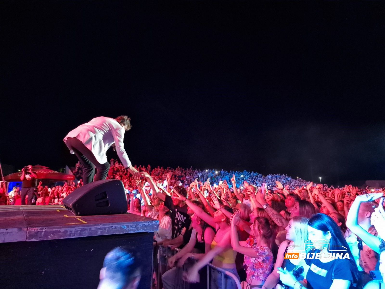 Koncert decenije u Bijeljini: Čolićeve bezvremenske hitove uglas pjevali obožavaoci svih generacija (FOTO, VIDEO) 