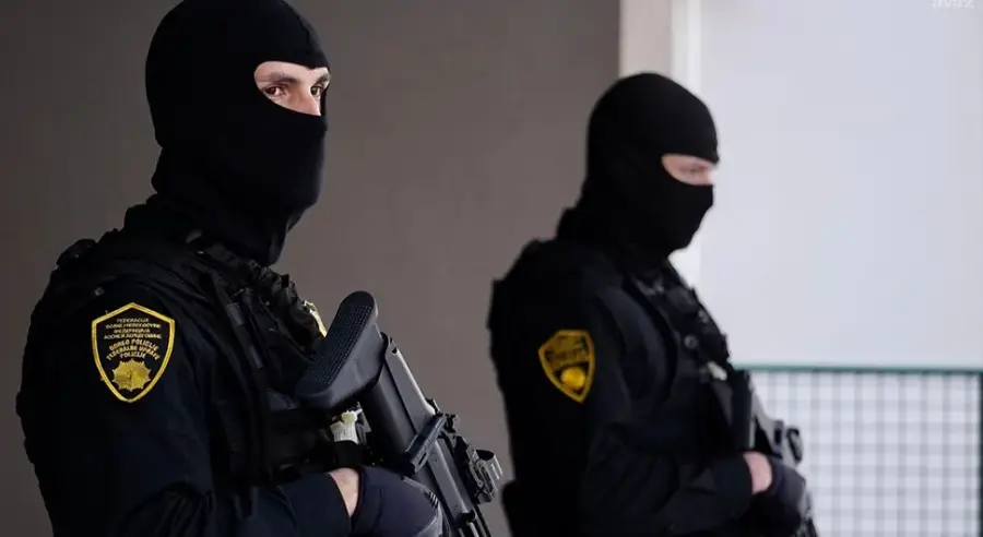 Pretresi na više lokacija, uhapšene četiri osobe