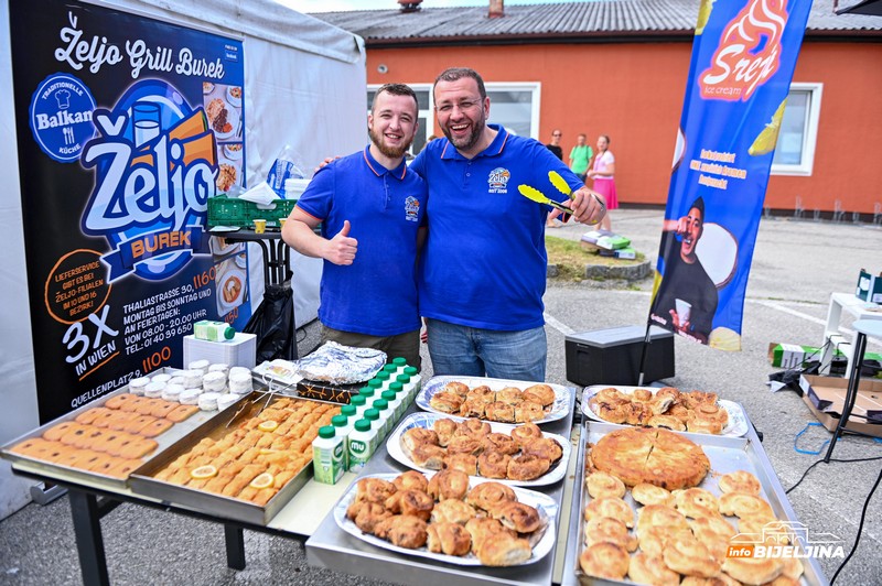 Emir Banjanović iz Beča: Tata je rekao buregdžinica će se zvati „Željo“ i tačka! (FOTO)