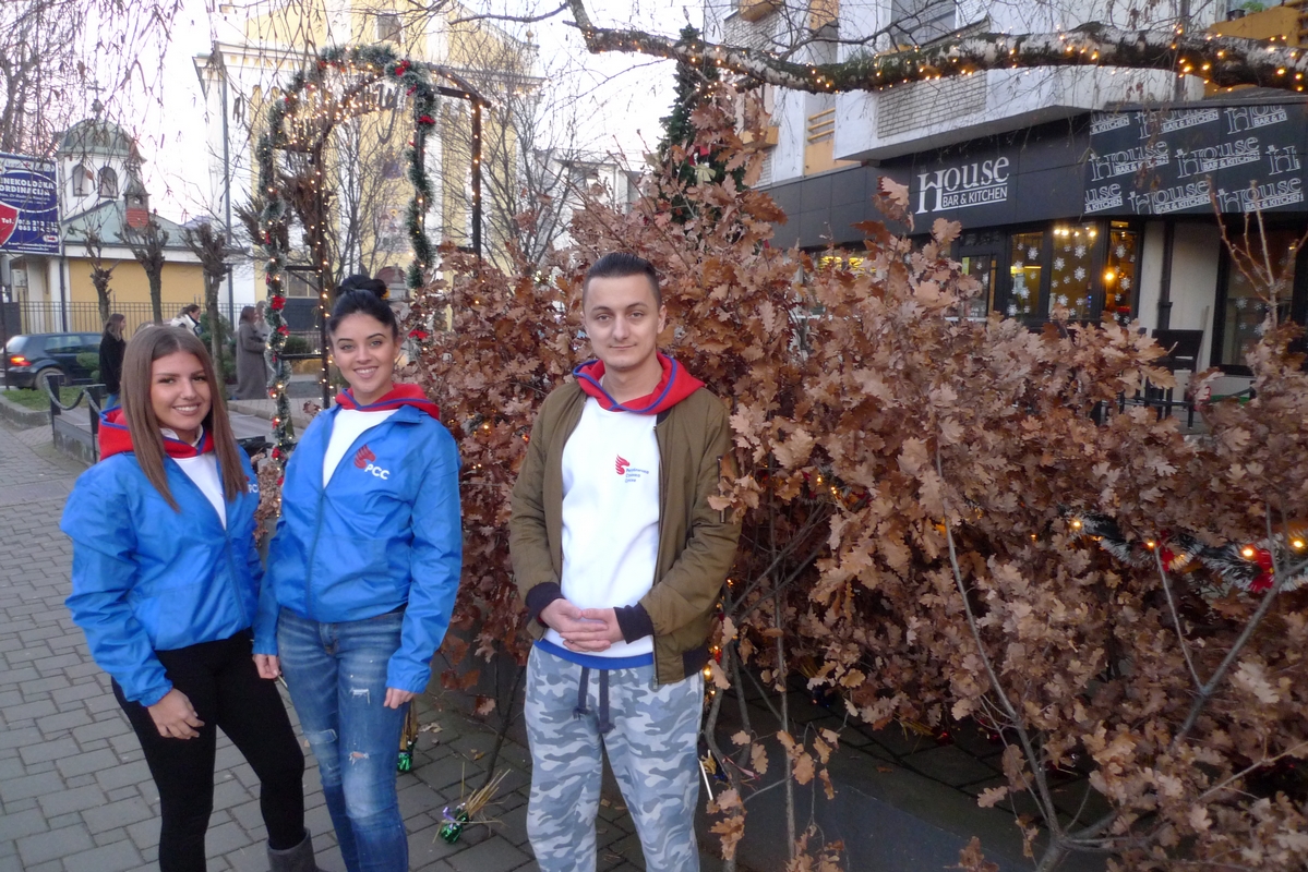 Republička omladina Srpske poklonila 150 badnjaka