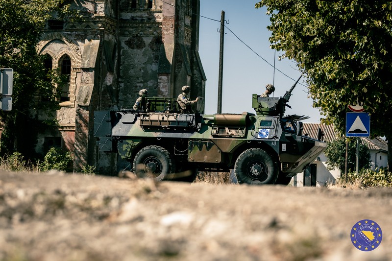 InfoBijeljina na vojnoj vježbi EUFOR-a kod Bijeljine: Helikopteri, padobranci, pješadija... (FOTO)
