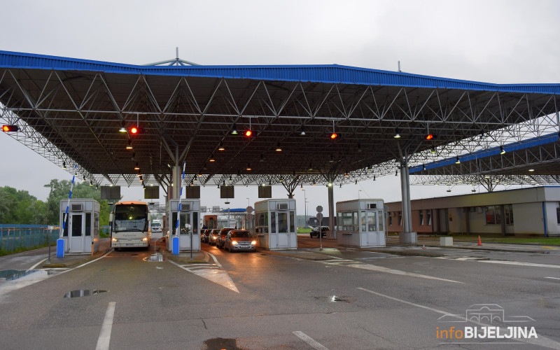 Preko GP Rača zabilježeno 49 prelazaka oružja