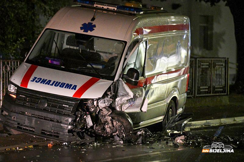 Još jedan težak sudar u Bijeljini, učestvovalo i vozilo Hitne pomoći (FOTO, VIDEO)