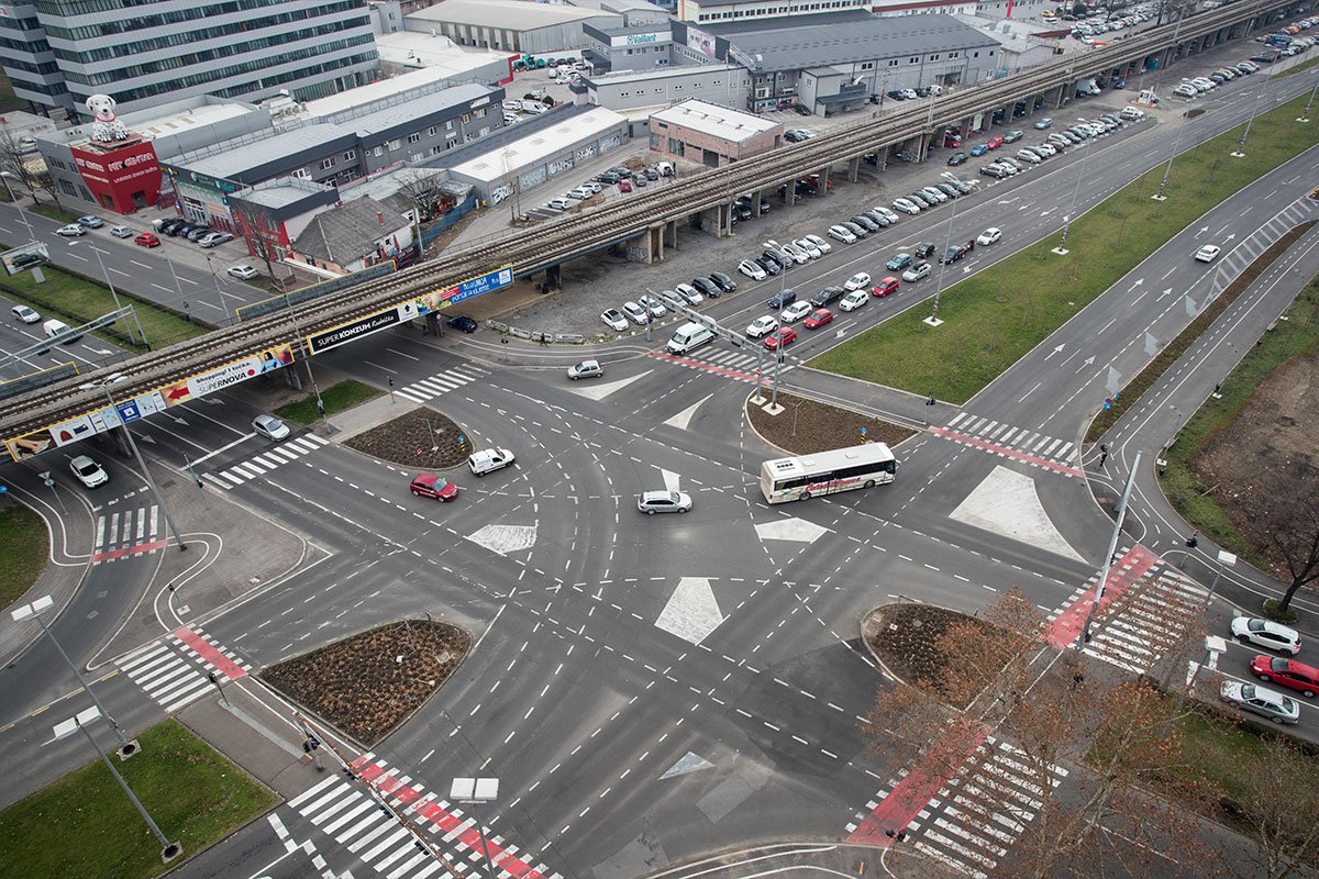 Zagrebačka raskrsnica muka brojnim vozačima: Kako se snaći u ovoj situaciji (FOTO)