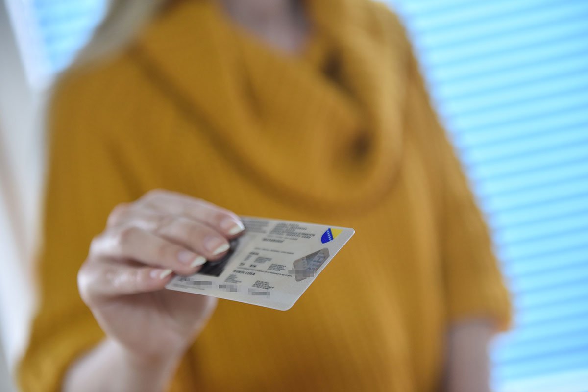 Bh. građani plaćaju preskupe lične karte, niko prstom da mrdne