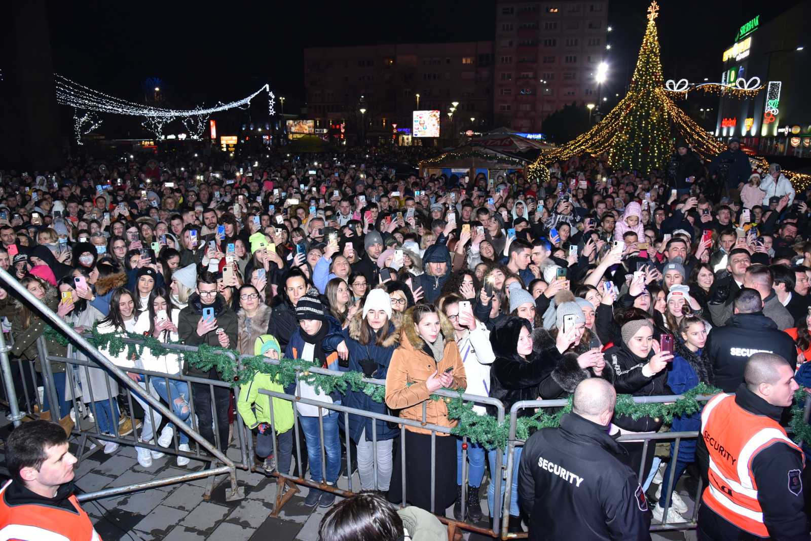 Saša Matić nastupio pred više od 10.000 ljudi u Bijeljini (FOTO, VIDEO)