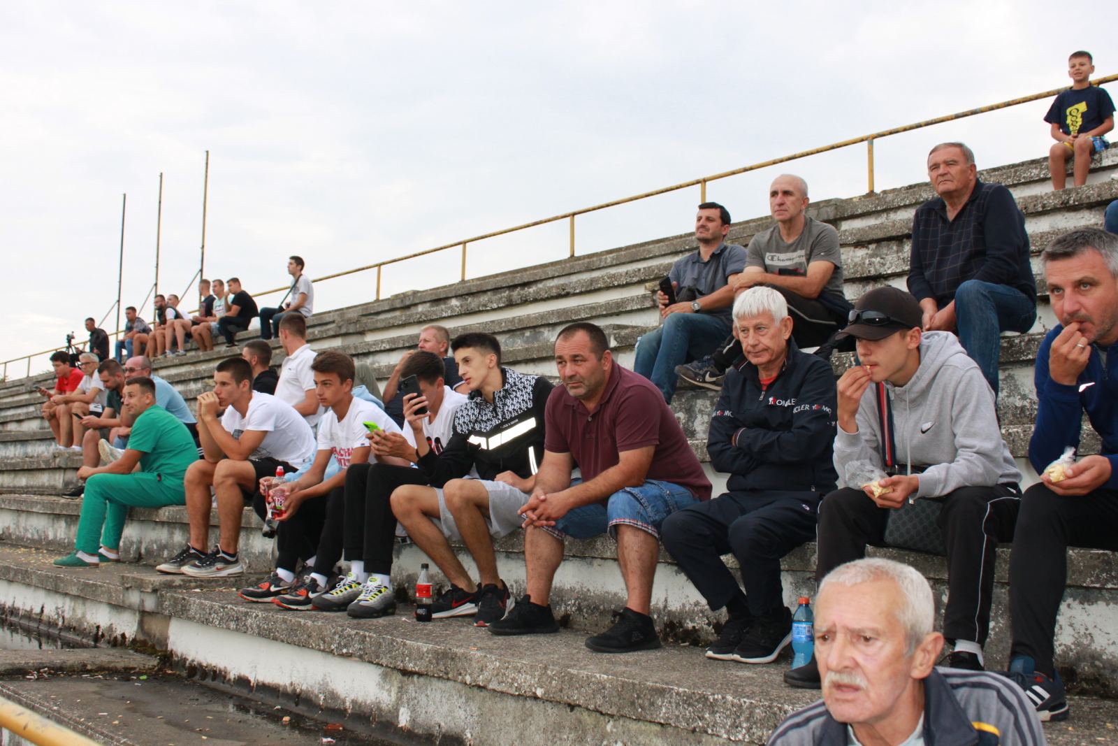 Milenko Cico Zupur donirao ogradu vrijednu 25.000 KM Fudbalskom klubu “Proleter” Dvorovi (FOTO) 