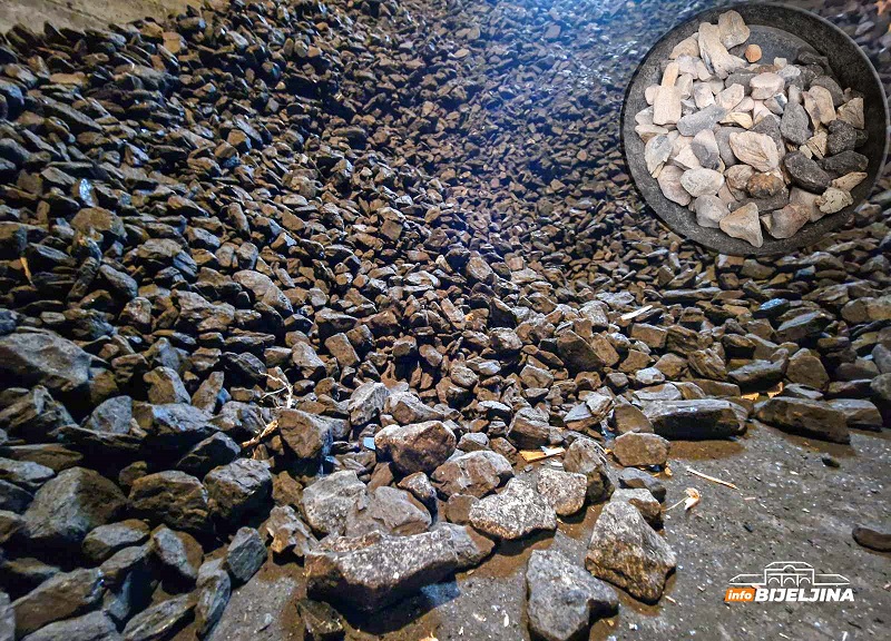 Bijeljinac ostao bez teksta: Kupio ugalj, a dobio i kamenje (FOTO)