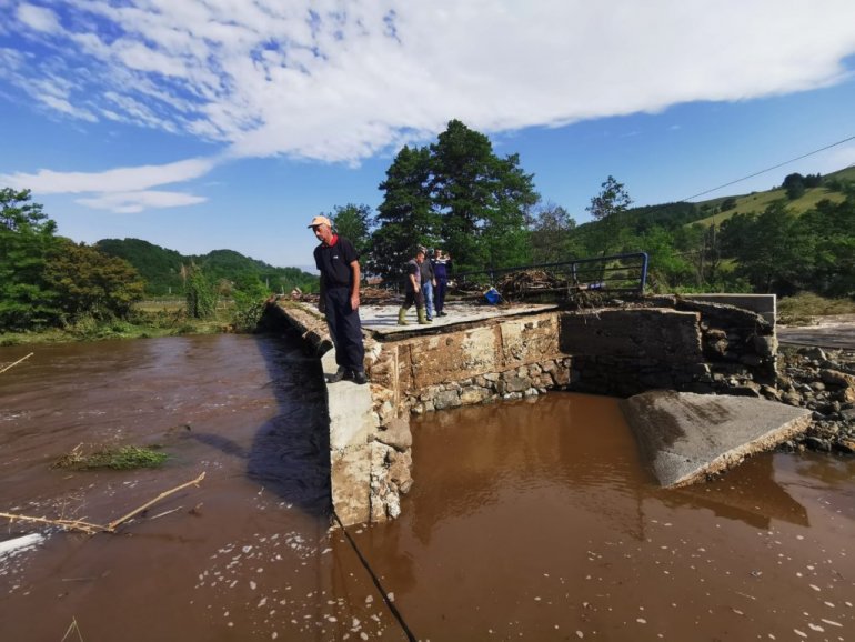 Vanredna odbrana od poplava u Užicu i Čačku
