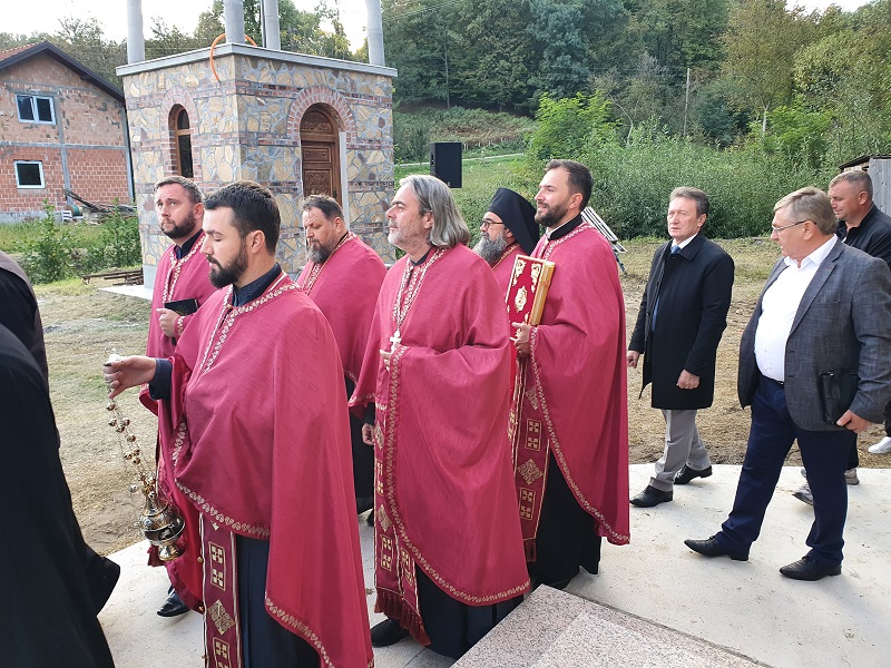 Osveštani krstovi i zvona u novosagrađenom hramu u Maleševcima kod Ugljevika