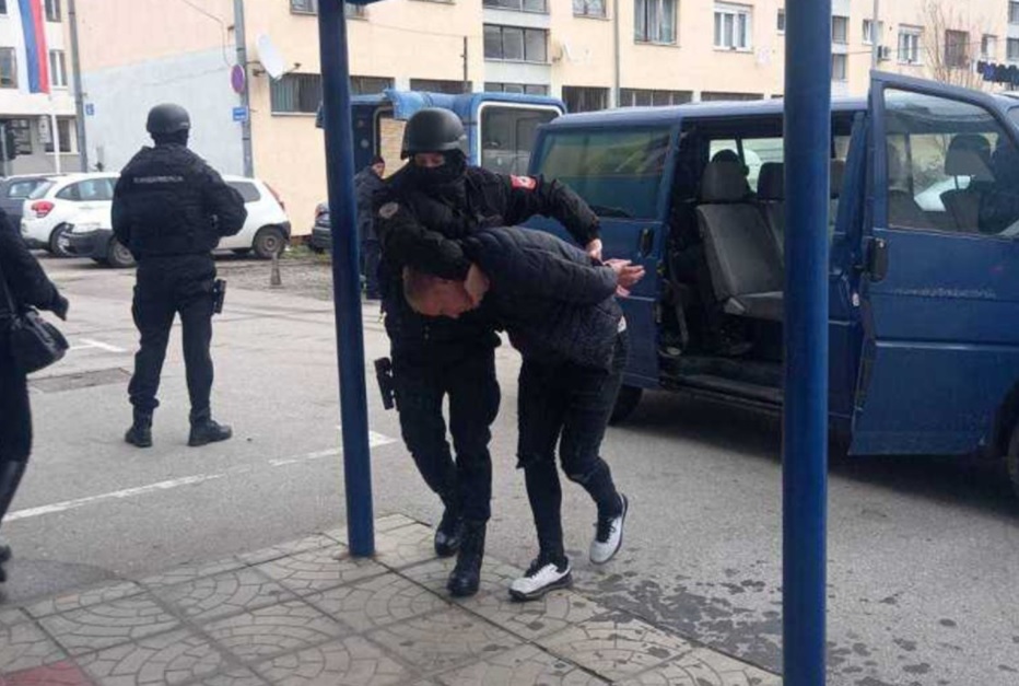 Varali preko interneta, ukrali 775.000 KM