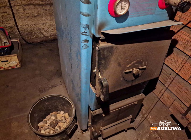 Bijeljinac ostao bez teksta: Kupio ugalj, a dobio i kamenje (FOTO)