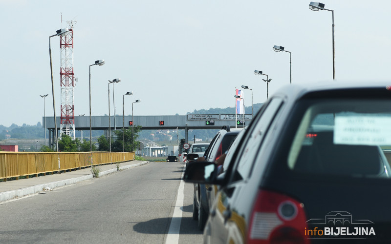 Pogledajte na kojim je graničnim prelazima pojačan intezitet saobraćaja na izlazu iz BiH