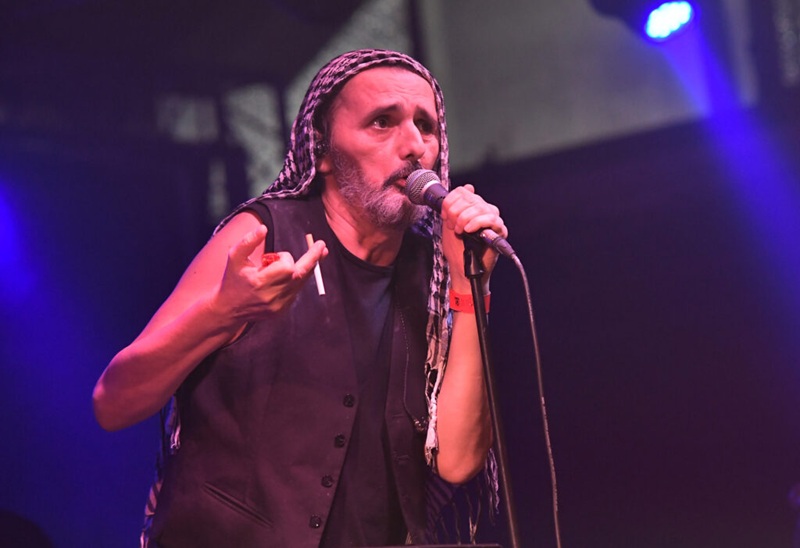 Incident na koncertu Majki, Bare s bendom napustio binu: