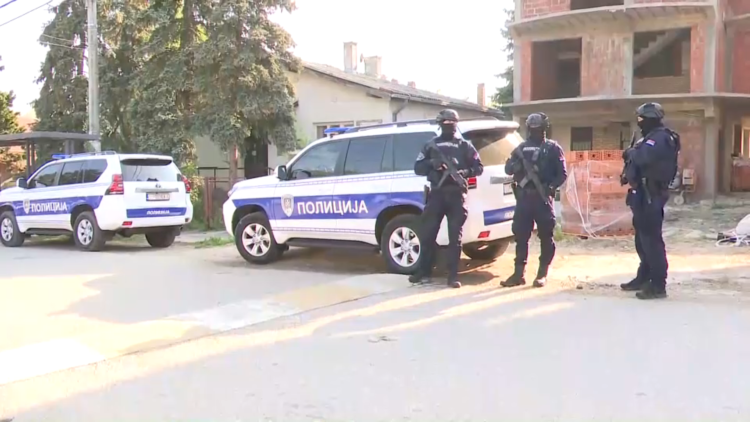 Prva fotografija uhapšenog ubice u Mladenovcu (FOTO)