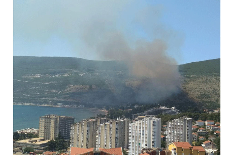 Veliki požar iznad Igala, vatra se približila kućama