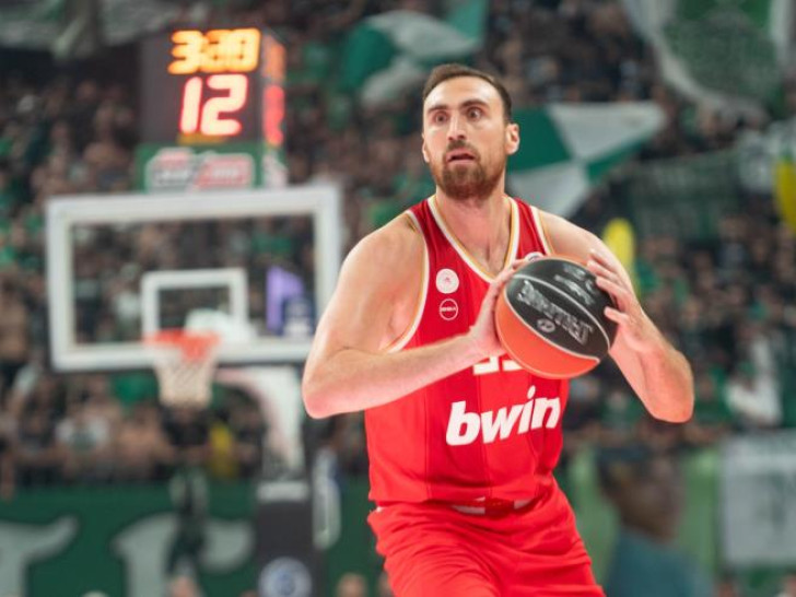 Milutinov potpisao ugovor života