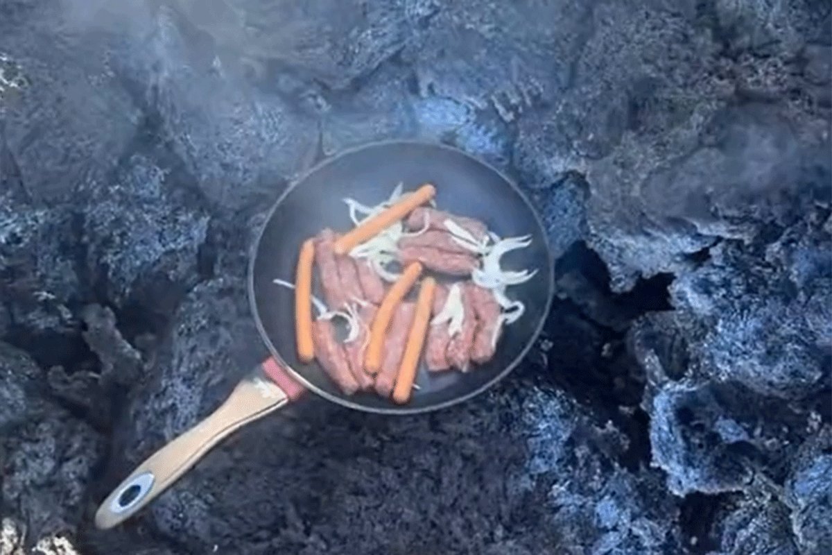 Momci sa Balkana roštiljali ispod vulkana dok izbacuje lavu: 