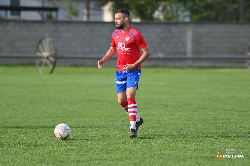 Bivši izgrač “Proletera” došao iz Ciriha na prijateljsku utakmicu u Dvorove: Meč za pamćenje (FOTO)