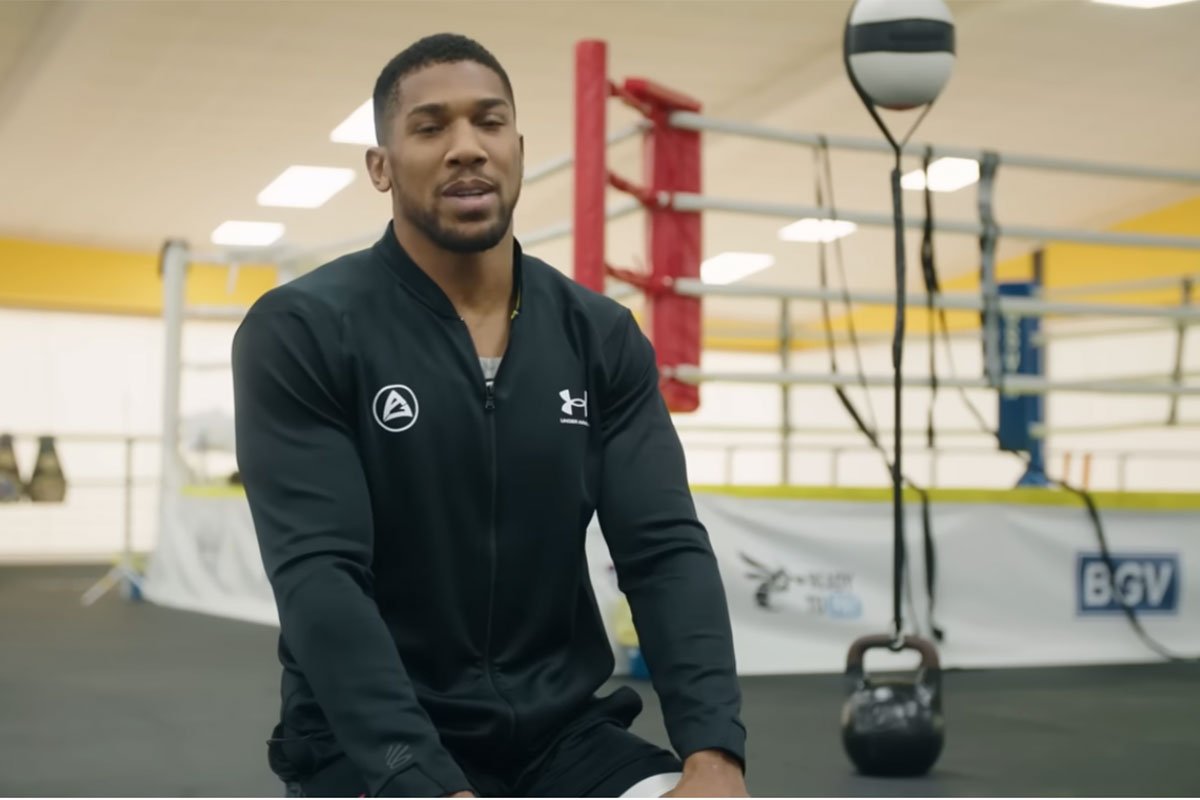 Bokser Entoni Džošua povrijeđen u teškom udesu (FOTO)