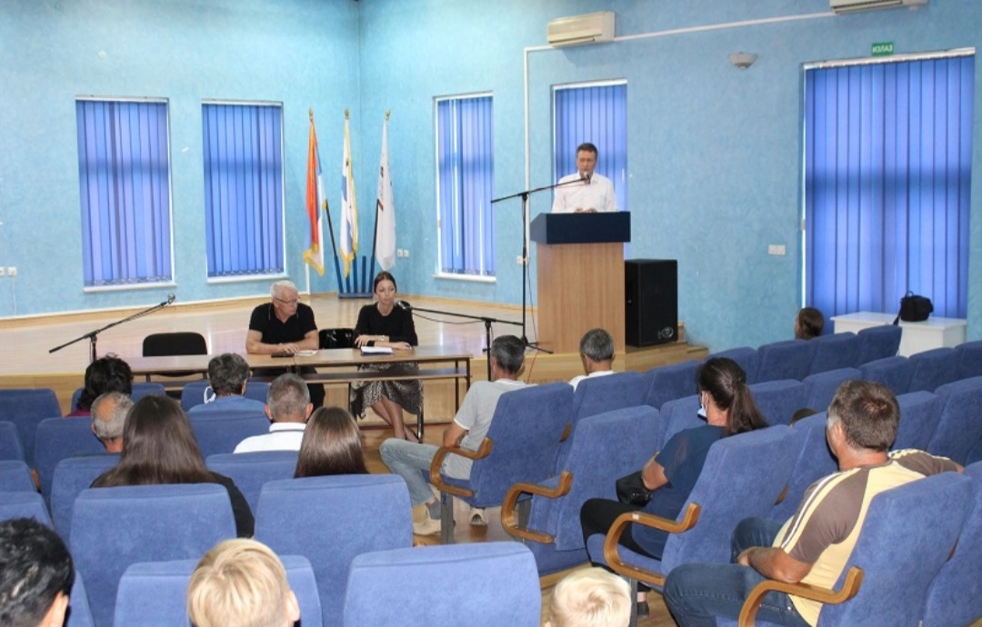 Ugljevik: Za 138 djece iz boračke populacije po 100 KM za školske udžbenike