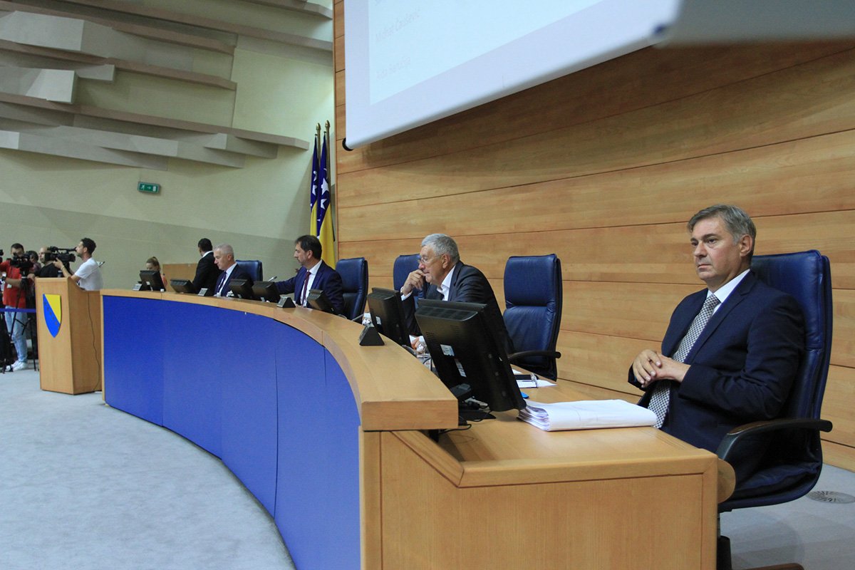 Zakoni koji su jednoglasno prošli Savjet ministara pali u parlamentu