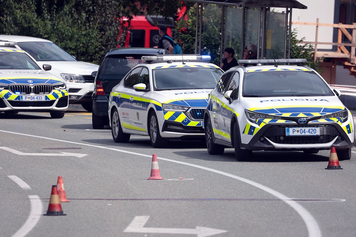 Filmska potjera u Sloveniji: Na policiju bacili rezervni točak