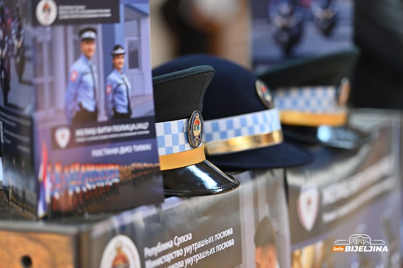 Bijeljina: Promovisana Srednja škola unutrašnjih poslova, trenutno potrebno stotine policajaca (FOTO)