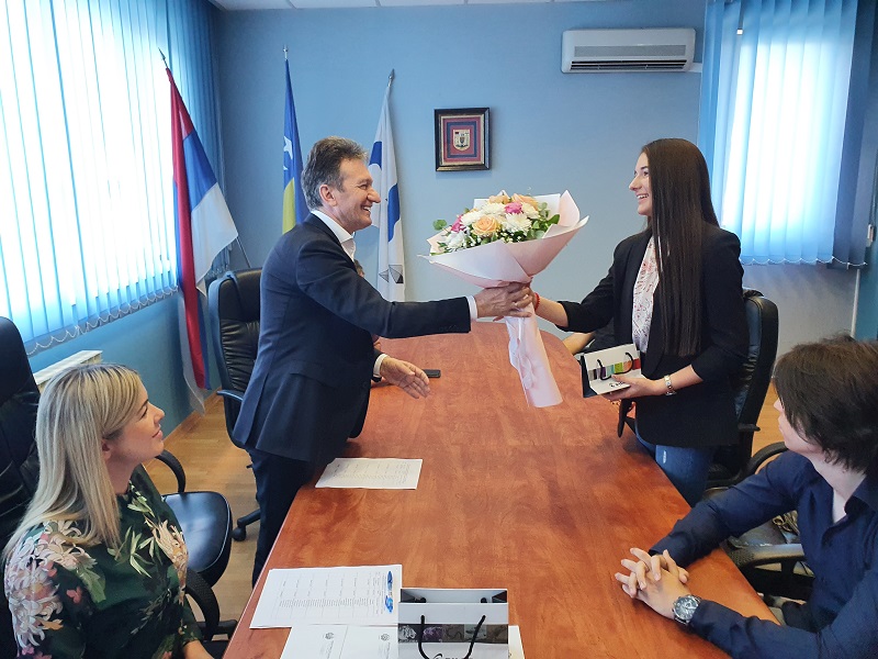 Nagrađeni najbolji srednjoškolci Ugljevika “Na ovaj način želimo da ih stimulišemo