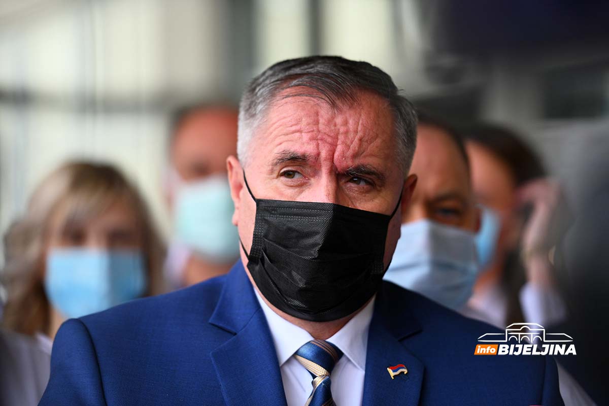 Višković: Vlada Srpske priprema akte, riješićemo način dopremanja kiseonika