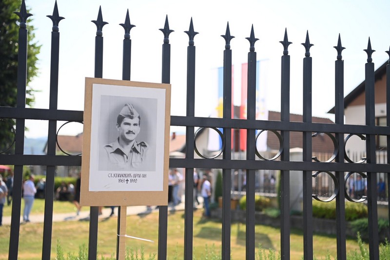 Patrijarh Porfirije služi liturgiju i pomen stradalim Srbima (FOTO)